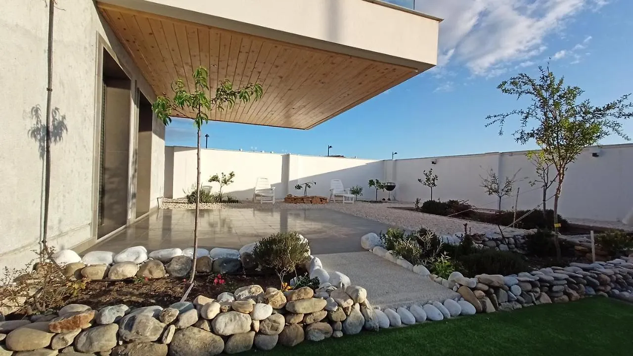 Chalet Con Piscina Y Jardin, No Fumadores Ni Fiestas Cullar Vega Spain