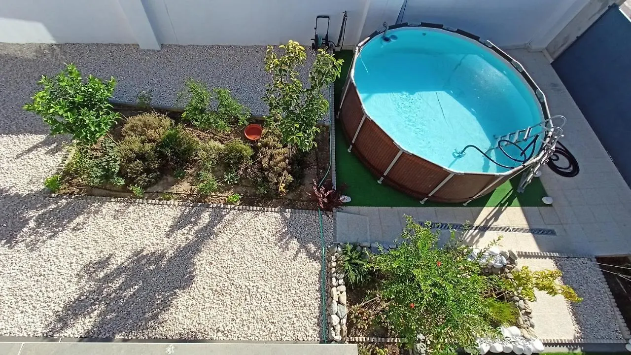 Chalet Con Piscina Y Jardin, No Fumadores Ni Fiestas Cullar Vega Spain