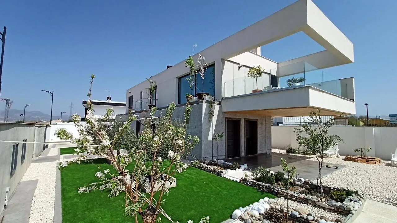 Chalet Con Piscina Y Jardin, No Fumadores Ni Fiestas Cullar Vega