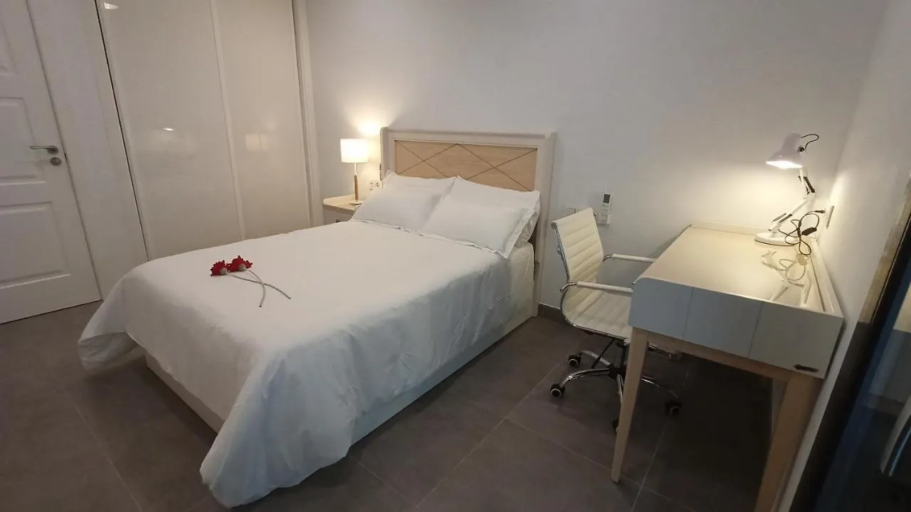 Chalet Con Piscina Y Jardin, No Fumadores Ni Fiestas Cullar Vega 0*,  إسبانيا