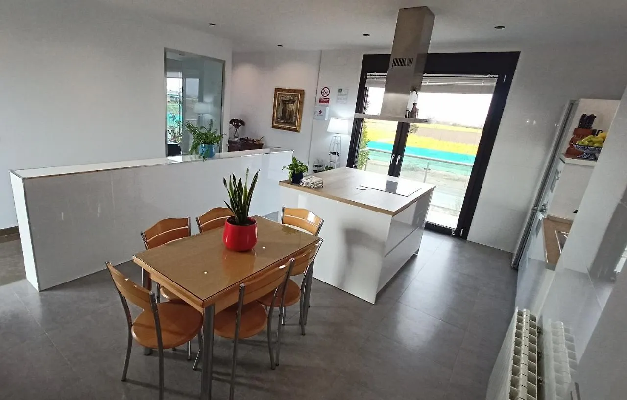 فيلة Chalet Con Piscina Y Jardin, No Fumadores Ni Fiestas Cullar Vega إسبانيا