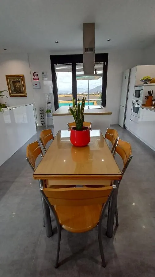 Chalet Con Piscina Y Jardin, No Fumadores Ni Fiestas Cullar Vega