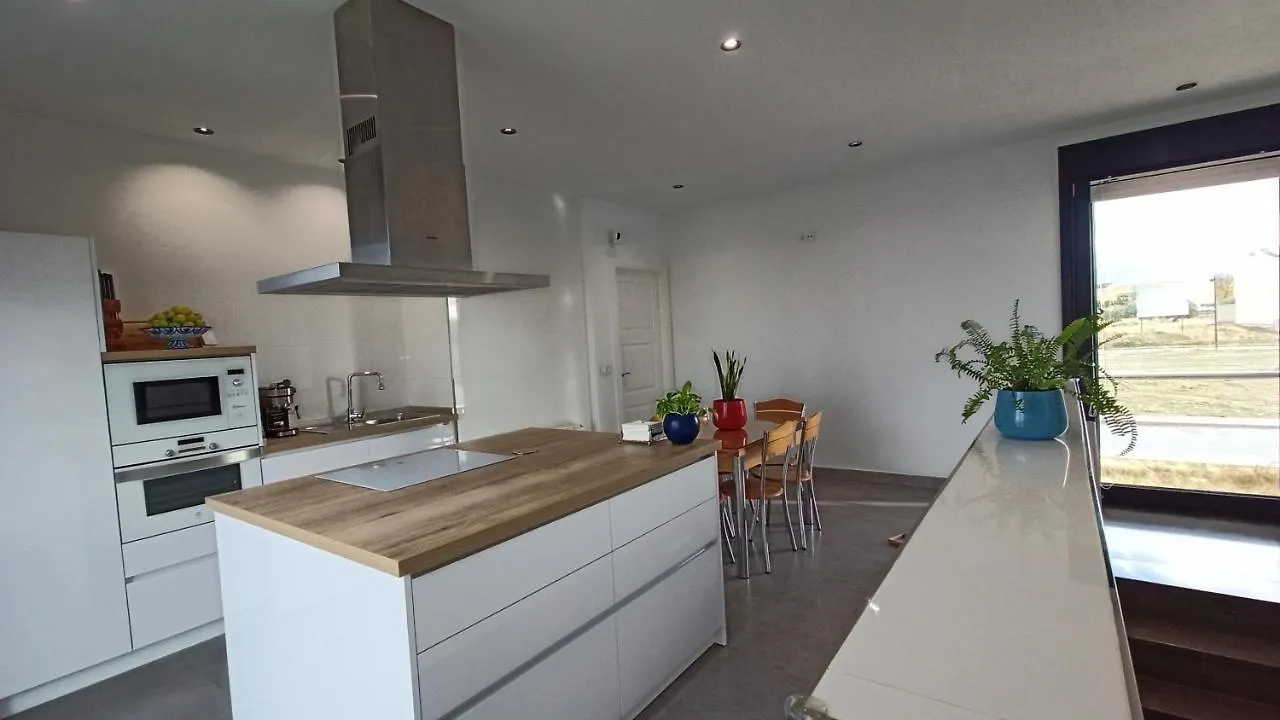 Chalet Con Piscina Y Jardin, No Fumadores Ni Fiestas Cullar Vega فيلة