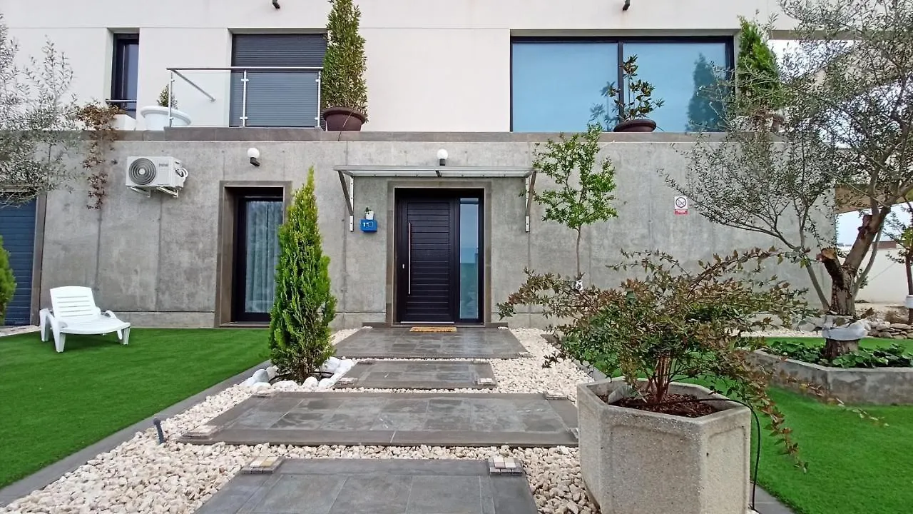 Chalet Con Piscina Y Jardin, No Fumadores Ni Fiestas Cullar Vega