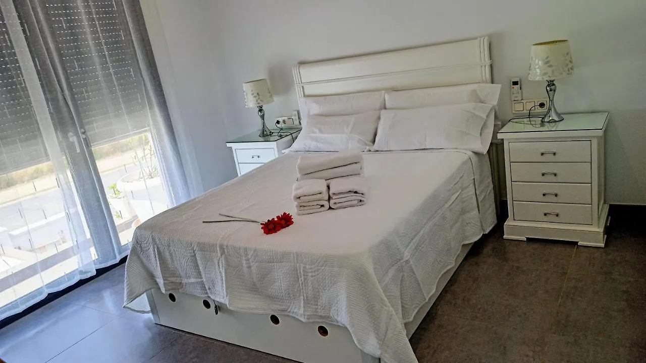 Chalet Con Piscina Y Jardin, No Fumadores Ni Fiestas Cullar Vega 0*,  إسبانيا